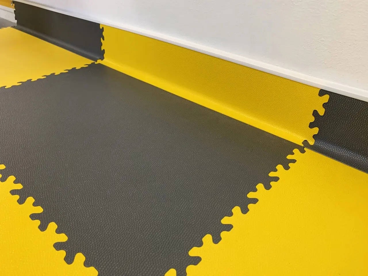 Sockelleiste für TM Mechanic – Zubehör